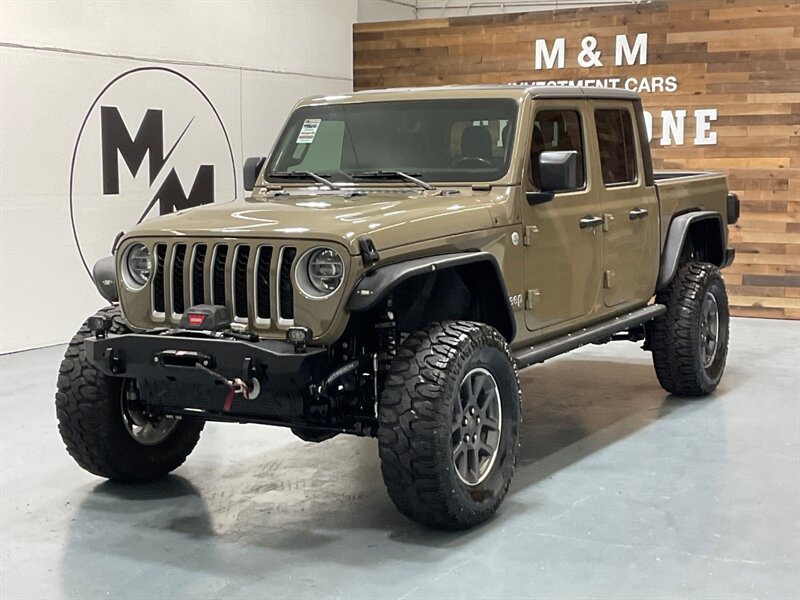 2020 Jeep Gladiator Overland Pickup 4X4 /3.6L V6 / HARD TOP /LIFTED  / LIFTED w.35 " MUD TIRES / CUSTOM BUMPERS & WINCH /ZERO RUST / ONLY 29,000 MILES - Photo 1 - Gladstone, OR 97027