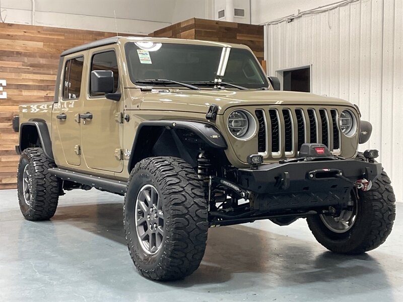 2020 Jeep Gladiator Overland Pickup 4X4 /3.6L V6 / HARD TOP /LIFTED  / LIFTED w.35 " MUD TIRES / CUSTOM BUMPERS & WINCH /ZERO RUST / ONLY 29,000 MILES - Photo 2 - Gladstone, OR 97027