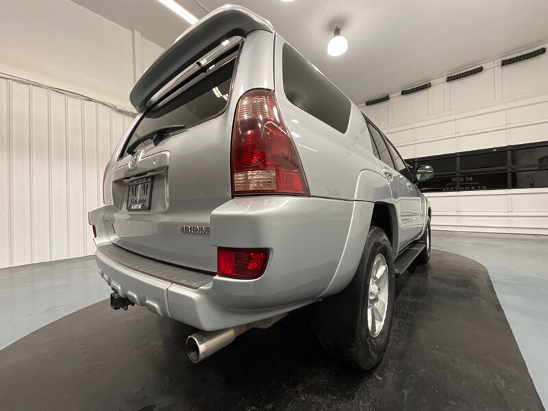 2004 Toyota 4Runner SR5 Sport Utility 4X4 / 4.0L V6 / Sunroof / LOCAL  / ZERO RUST - Photo 46 - Gladstone, OR 97027