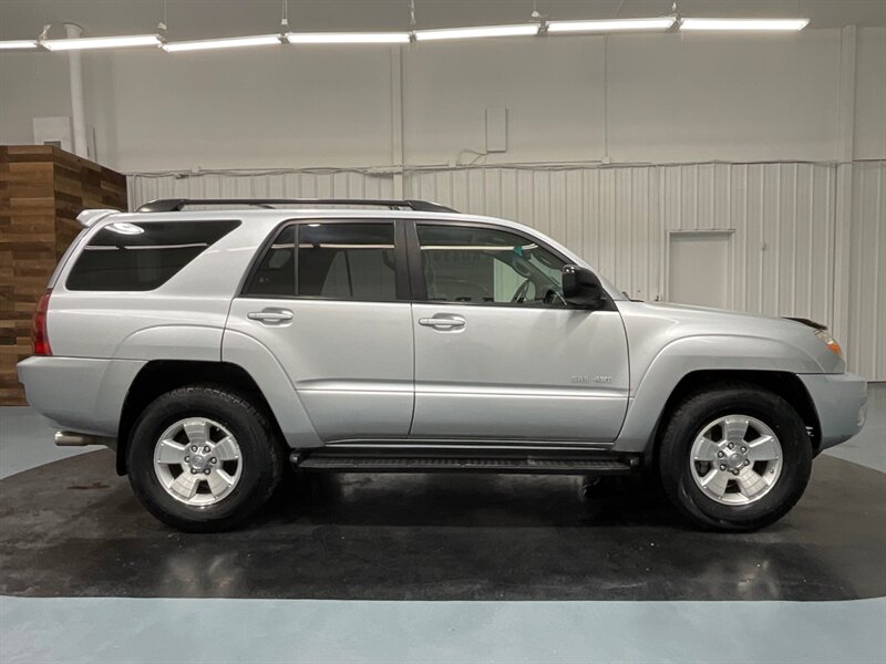 2004 Toyota 4Runner SR5 Sport Utility 4X4 / 4.0L V6 / Sunroof / LOCAL  / ZERO RUST - Photo 4 - Gladstone, OR 97027