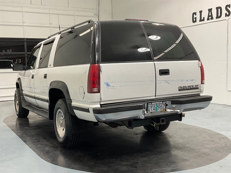 1996 Chevrolet Suburban K2500 Sport Utility 4X4 / 7.4L V8 / 129K MILES  / THIRD SEAT - Photo 8 - Gladstone, OR 97027