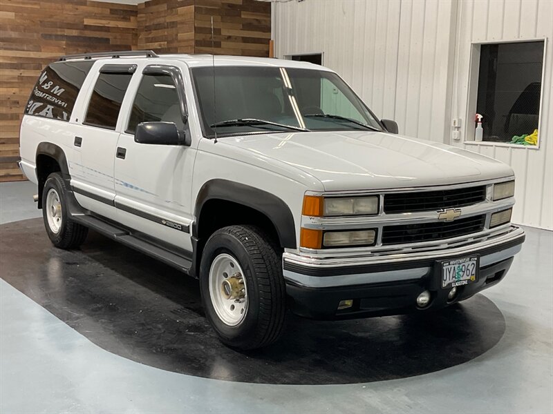 1996 Chevrolet Suburban K2500 Sport Utility 4X4 / 7.4L V8 / 129K MILES  / THIRD SEAT - Photo 2 - Gladstone, OR 97027