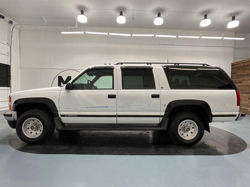 1996 Chevrolet Suburban K2500 Sport Utility 4X4 / 7.4L V8 / 129K MILES  / THIRD SEAT - Photo 3 - Gladstone, OR 97027