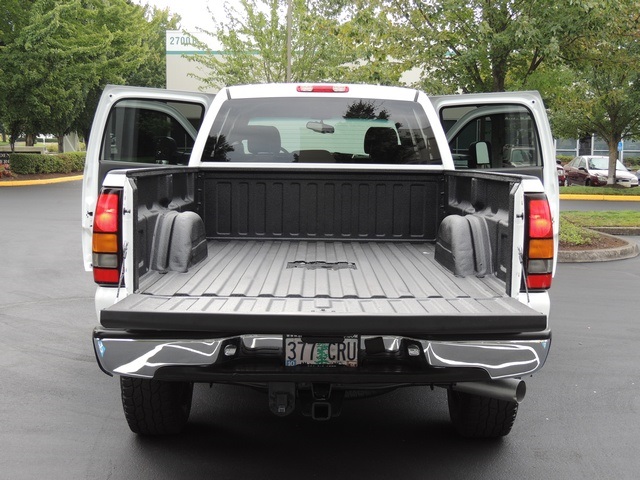 2006 GMC Sierra 2500 SLE1 / 4X4 / 6.6 L DURAMAX / LNG BED / LBZ ENGINE   - Photo 22 - Portland, OR 97217