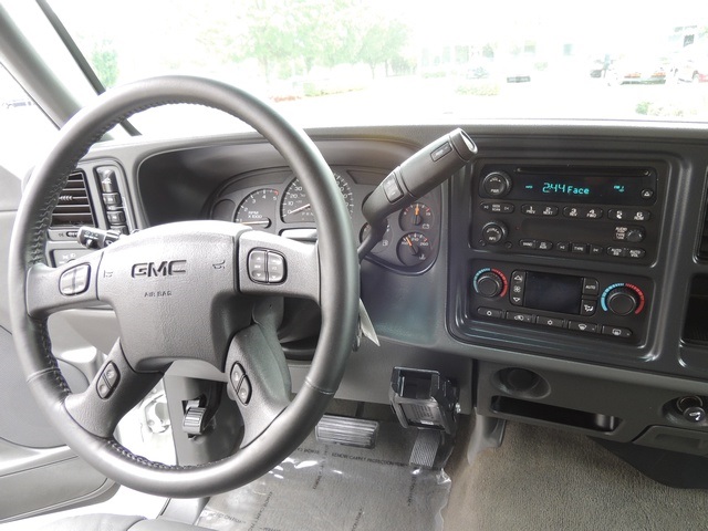 2006 GMC Sierra 2500 SLE1 / 4X4 / 6.6 L DURAMAX / LNG BED / LBZ ENGINE   - Photo 18 - Portland, OR 97217