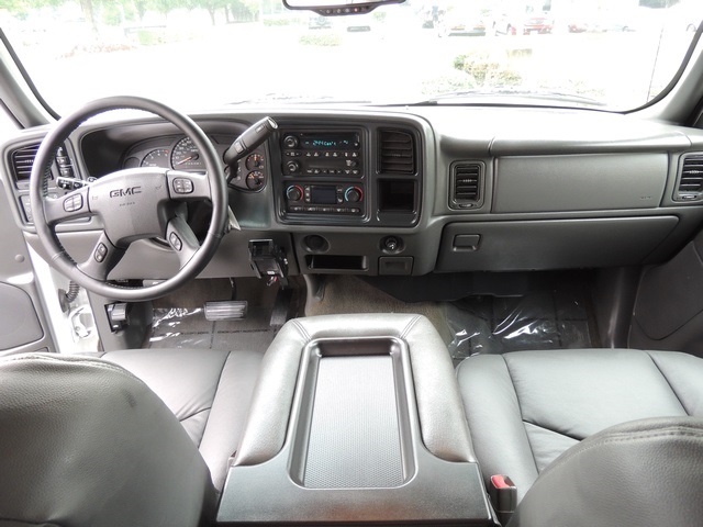 2006 GMC Sierra 2500 SLE1 / 4X4 / 6.6 L DURAMAX / LNG BED / LBZ ENGINE   - Photo 19 - Portland, OR 97217