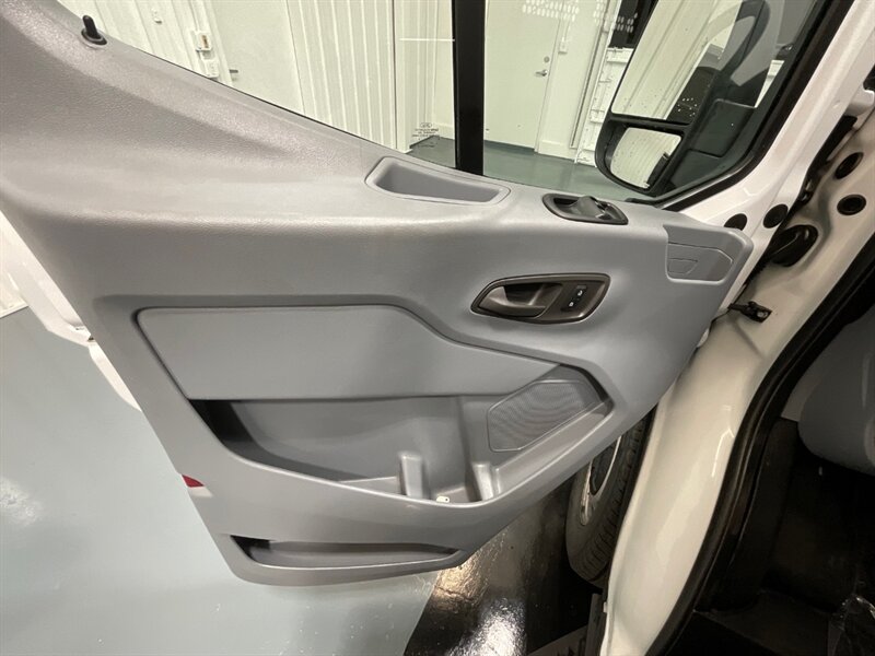 2018 Ford Transit 250 CARGO VAN / V6 ECOBOOST / MEDIUM ROOF LWB  / Backup Camera / 1-OWNER - Photo 36 - Gladstone, OR 97027