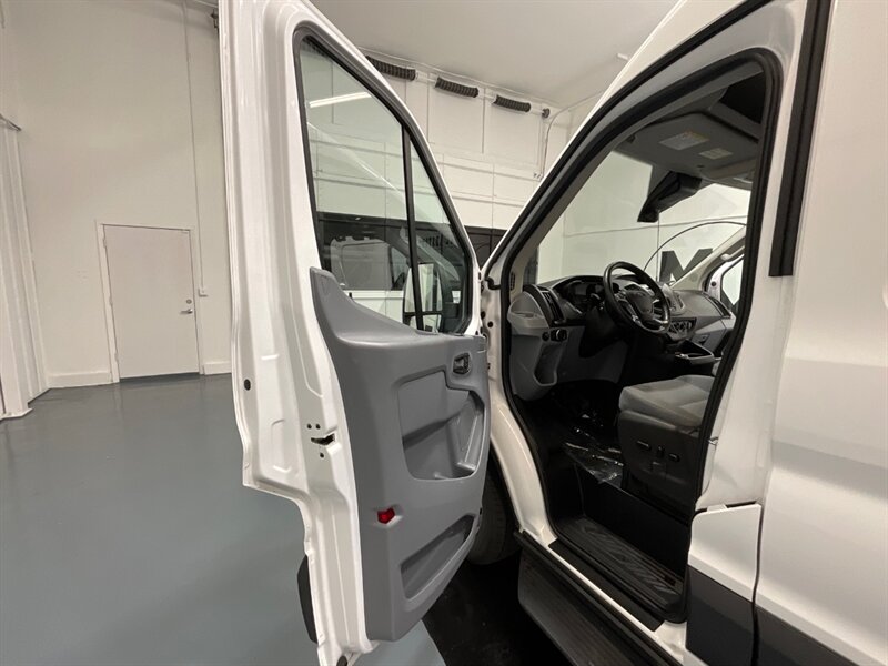 2018 Ford Transit 250 CARGO VAN / V6 ECOBOOST / MEDIUM ROOF LWB  / Backup Camera / 1-OWNER - Photo 43 - Gladstone, OR 97027