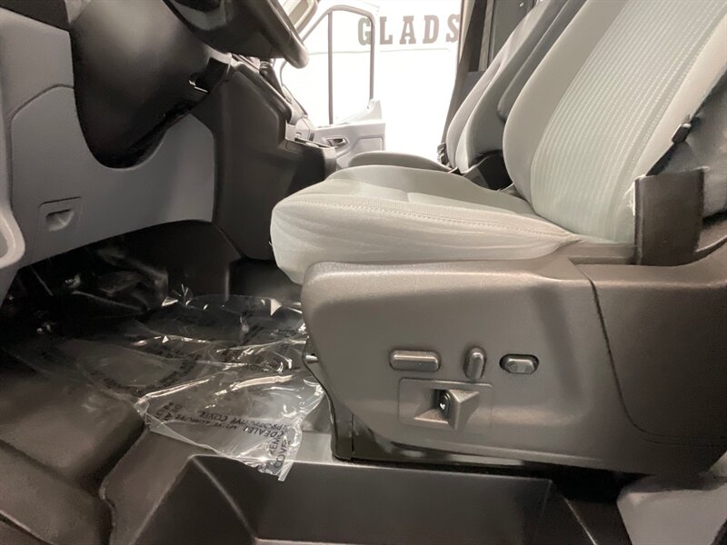 2018 Ford Transit 250 CARGO VAN / V6 ECOBOOST / MEDIUM ROOF LWB  / Backup Camera / 1-OWNER - Photo 38 - Gladstone, OR 97027