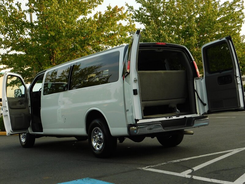 2006 Chevrolet Express Passenger LS 3500 1-TON / 15-Passenger / LOW MILES   - Photo 27 - Portland, OR 97217