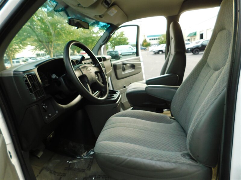 2006 Chevrolet Express Passenger LS 3500 1-TON / 15-Passenger / LOW MILES   - Photo 14 - Portland, OR 97217