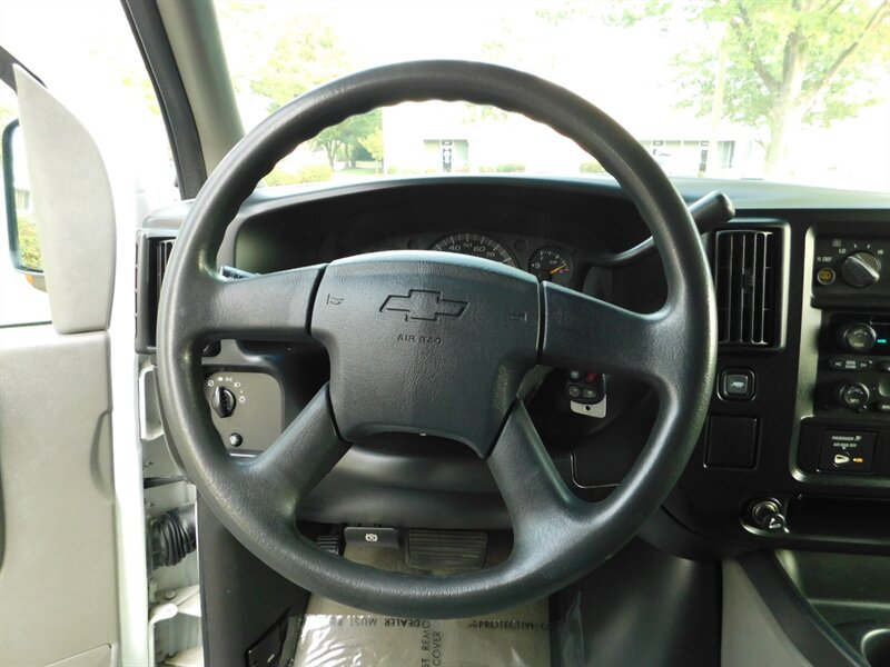 2006 Chevrolet Express Passenger LS 3500 1-TON / 15-Passenger / LOW MILES   - Photo 35 - Portland, OR 97217