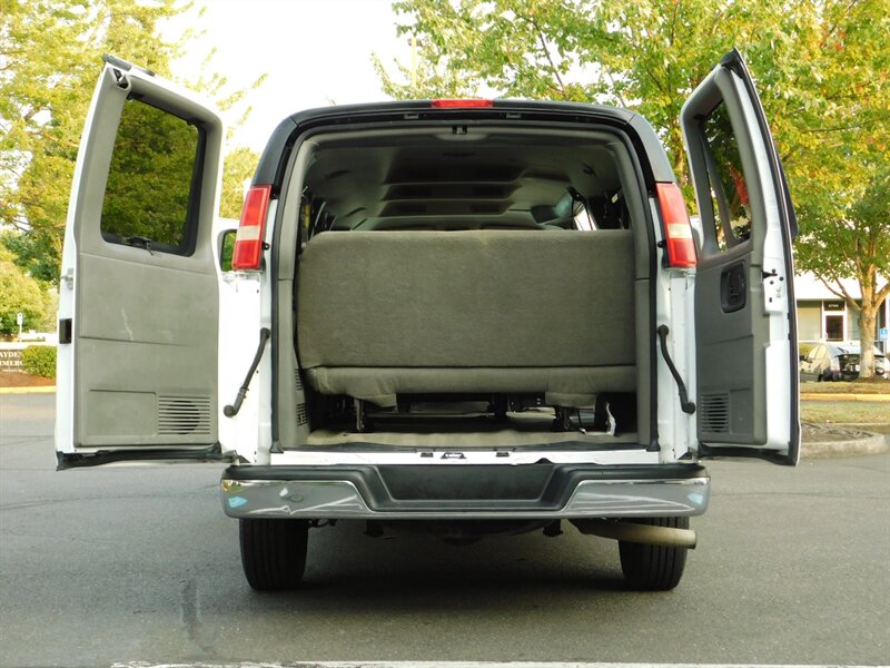 2006 Chevrolet Express Passenger LS 3500 1-TON / 15-Passenger / LOW MILES   - Photo 22 - Portland, OR 97217