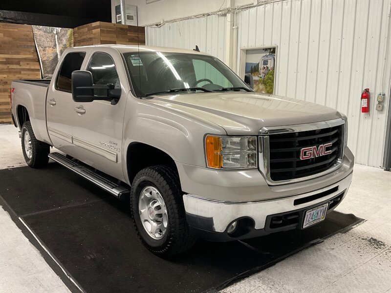 2007 GMC Sierra 2500 SLT Crew Cab 4X4 / 6.6L DIESEL / ONLY 70,000 MILES  / Leather & Heated Seats / LOCAL - Photo 2 - Gladstone, OR 97027