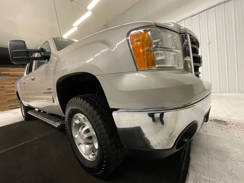 2007 GMC Sierra 2500 SLT Crew Cab 4X4 / 6.6L DIESEL / ONLY 70,000 MILES  / Leather & Heated Seats / LOCAL - Photo 52 - Gladstone, OR 97027