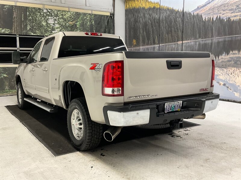 2007 GMC Sierra 2500 SLT Crew Cab 4X4 / 6.6L DIESEL / ONLY 70,000 MILES  / Leather & Heated Seats / LOCAL - Photo 7 - Gladstone, OR 97027