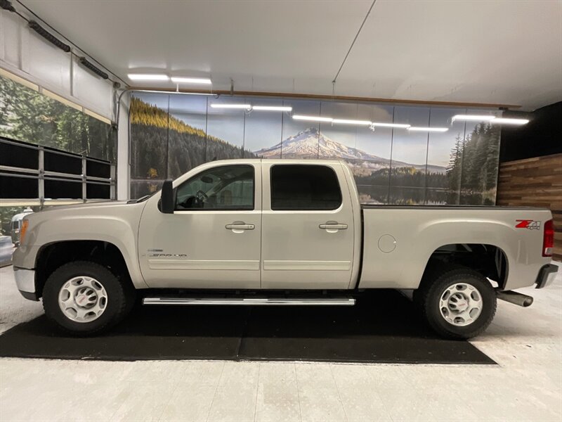 2007 GMC Sierra 2500 SLT Crew Cab 4X4 / 6.6L DIESEL / ONLY 70,000 MILES  / Leather & Heated Seats / LOCAL - Photo 3 - Gladstone, OR 97027