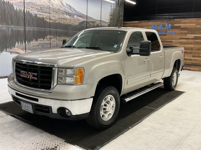 2007 GMC Sierra 2500 SLT Crew Cab 4X4 / 6.6L DIESEL / ONLY 70,000 MILES  / Leather & Heated Seats / LOCAL - Photo 1 - Gladstone, OR 97027