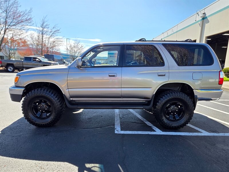 2001 Toyota 4Runner SR5 4X4 / V6 3.4L / TIMING BELT + WATER PUMP DONE  / BILSTEIN SUSPENSION LIFT / BRAND NEW TIRES / LOW MILES / ZERO RUST - Photo 3 - Portland, OR 97217