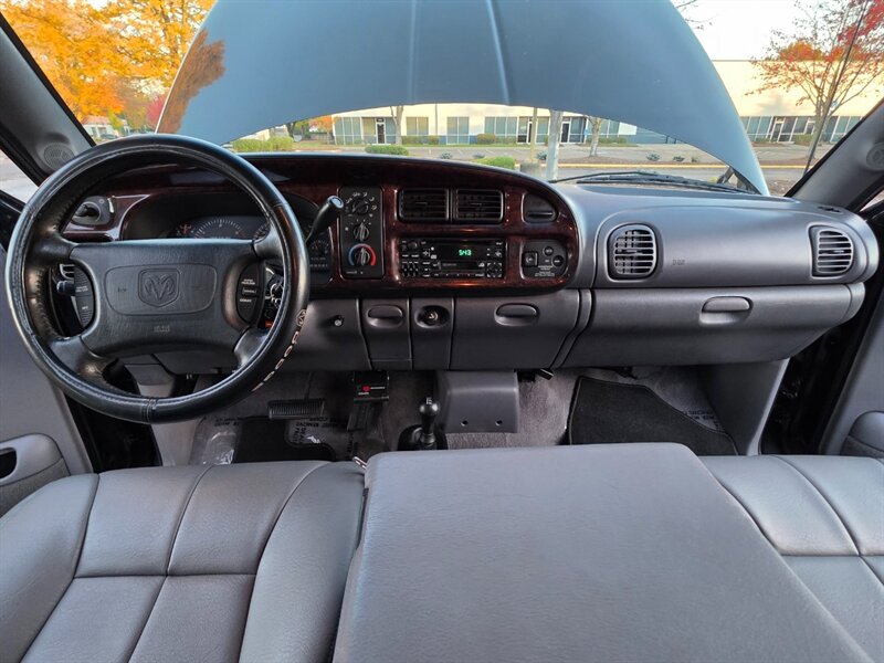 1998 Dodge Ram 3500 DUALLY 4X4 12-VALVE 5.9L CUMMINS DIESEL / LONG BED / LARAMIE / 12V / 1-TON / LOW MILES - Photo 16 - Portland, OR 97217