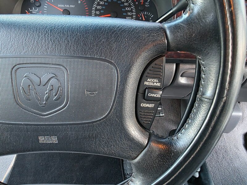 1998 Dodge Ram 3500 DUALLY 4X4 12-VALVE 5.9L CUMMINS DIESEL / LONG BED / LARAMIE / 12V / 1-TON / LOW MILES - Photo 38 - Portland, OR 97217