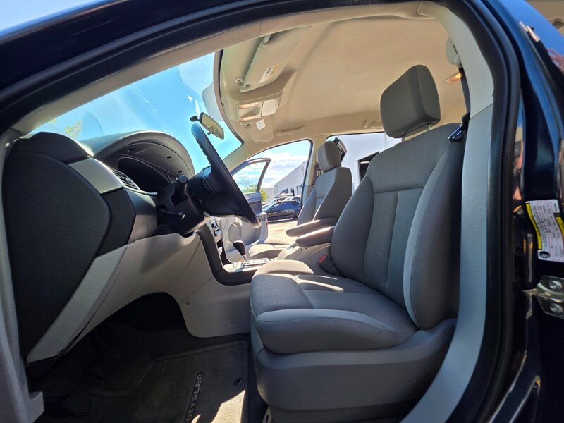 2007 Chrysler Pacifica / SPORT WAGON SUV / 4.0L V6 / ALL WHEEL DRIVE / ZERO RUST / 41,000 ORIGINAL MILES ONLY !!! - Photo 17 - Portland, OR 97217