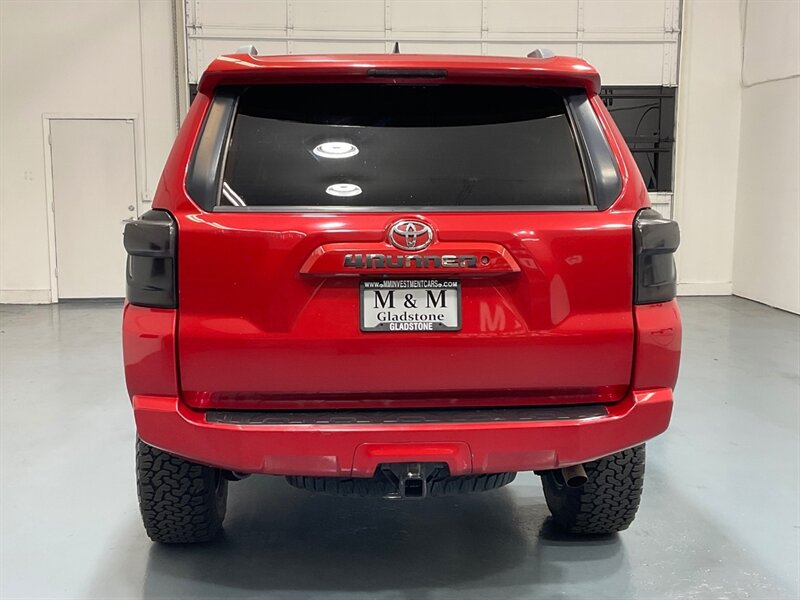 2016 Toyota 4Runner SR5 Sport Utility 4X4 / LIFTED w. BF GOODRICH TIRE  / XD WHEELS/ ZERO RUST - Photo 6 - Gladstone, OR 97027