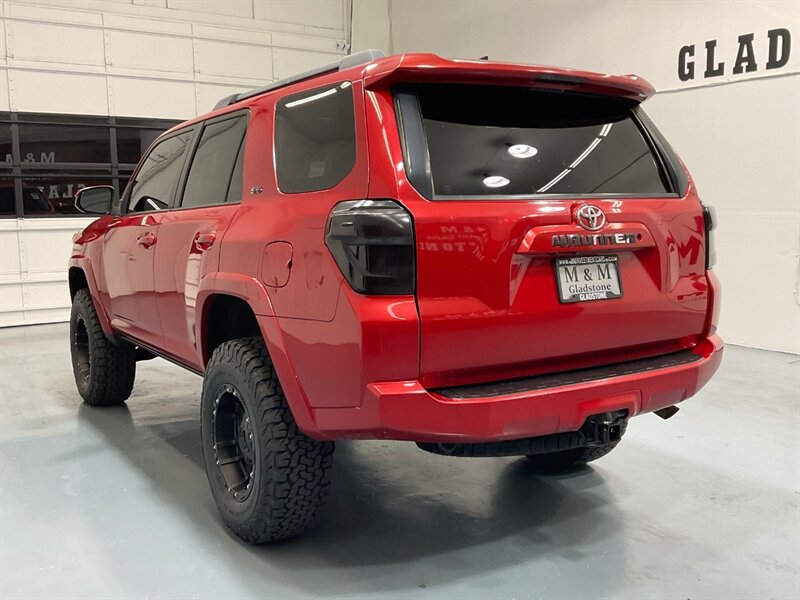 2016 Toyota 4Runner SR5 Sport Utility 4X4 / LIFTED w. BF GOODRICH TIRE  / XD WHEELS/ ZERO RUST - Photo 8 - Gladstone, OR 97027