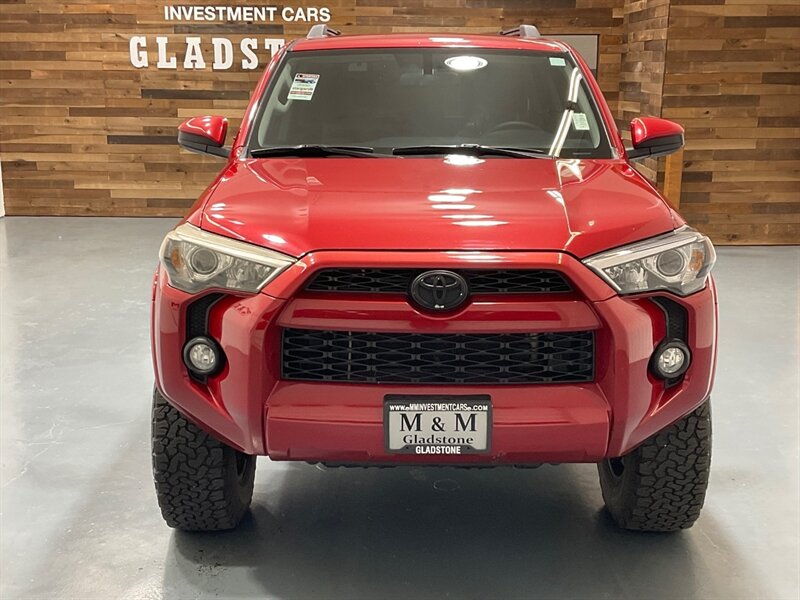 2016 Toyota 4Runner SR5 Sport Utility 4X4 / LIFTED w. BF GOODRICH TIRE  / XD WHEELS/ ZERO RUST - Photo 5 - Gladstone, OR 97027