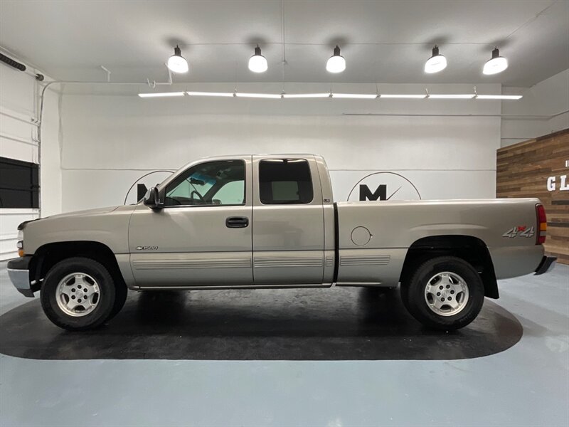 2001 Chevrolet Silverado 1500 LS Extended Cab 4Dr / 4X4 / 4.8L V8 / NO RUST  / LOCAL TRUCK - Photo 3 - Gladstone, OR 97027