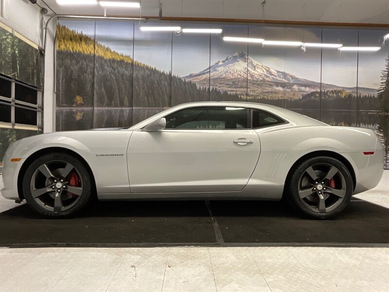 2010 Chevrolet Camaro SS Coupe 2Dr / 6.2L V8 HO / ONLY 70.000 MILES  / BRAND NEW SET OF TIRES / Leather & Heated Seats / 6-SPEED MANUAL - Photo 3 - Gladstone, OR 97027