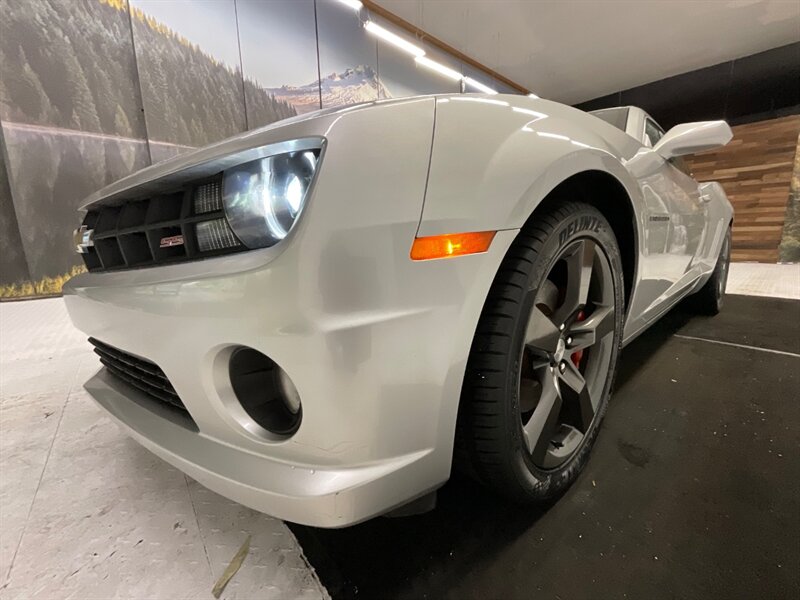 2010 Chevrolet Camaro SS Coupe 2Dr / 6.2L V8 HO / ONLY 70.000 MILES  / BRAND NEW SET OF TIRES / Leather & Heated Seats / 6-SPEED MANUAL - Photo 27 - Gladstone, OR 97027