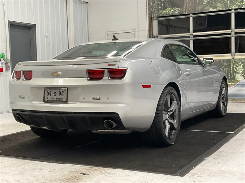 2010 Chevrolet Camaro SS Coupe 2Dr / 6.2L V8 HO / ONLY 70.000 MILES  / BRAND NEW SET OF TIRES / Leather & Heated Seats / 6-SPEED MANUAL - Photo 8 - Gladstone, OR 97027