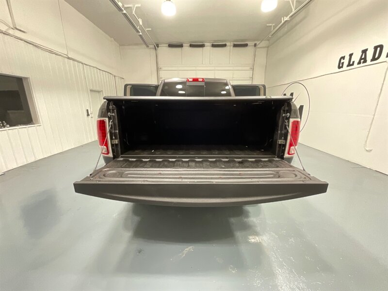 2015 RAM 2500 LARAMIE / CREW CAB / 4X4 / 6.7L CUMMINS TURBO DIESEL / LIFTED / NEW 35 " MUD TIRES - Photo 36 - Gladstone, OR 97027