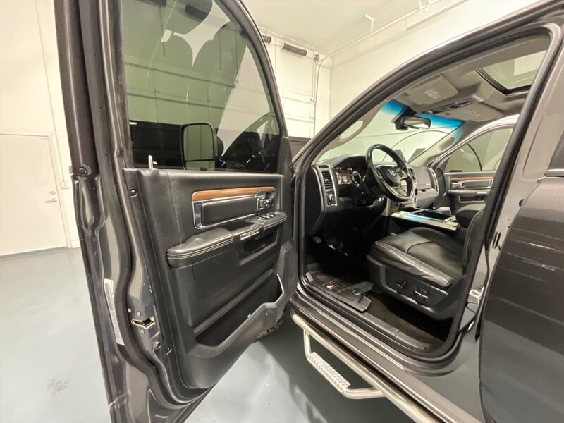 2015 RAM 2500 LARAMIE / CREW CAB / 4X4 / 6.7L CUMMINS TURBO DIESEL / LIFTED / NEW 35 " MUD TIRES - Photo 35 - Gladstone, OR 97027