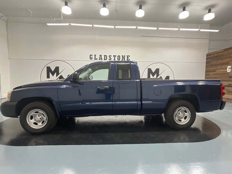 2007 Dodge Dakota ST 4Dr Club Cab 4X4 / 4.7L V8 / 76,000 MILES  / LOCAL RUST FREE - Photo 4 - Gladstone, OR 97027