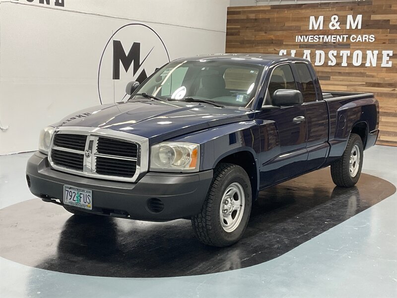 2007 Dodge Dakota ST 4Dr Club Cab 4X4 / 4.7L V8 / 76,000 MILES  / LOCAL RUST FREE - Photo 2 - Gladstone, OR 97027