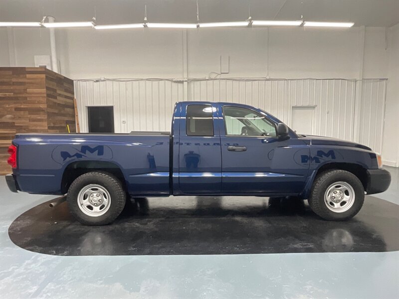 2007 Dodge Dakota ST 4Dr Club Cab 4X4 / 4.7L V8 / 76,000 MILES  / LOCAL RUST FREE - Photo 5 - Gladstone, OR 97027