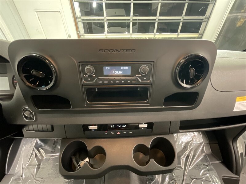 2020 Mercedes-Benz Sprinter   - Photo 20 - Gladstone, OR 97027