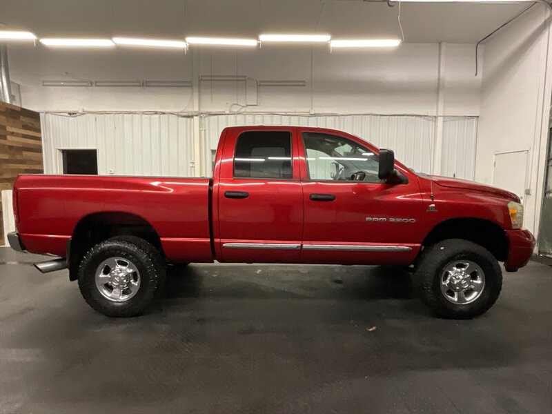 2006 Dodge Ram 2500 Laramie Quad Cab 4X4 / 5.9L DIESEL / 1-OWNER  Leather Heated Seats / LOCAL OREGON 1-OWNER / RUST FREE / BACKUP CAMERA / 113,000 MILES - Photo 4 - Gladstone, OR 97027