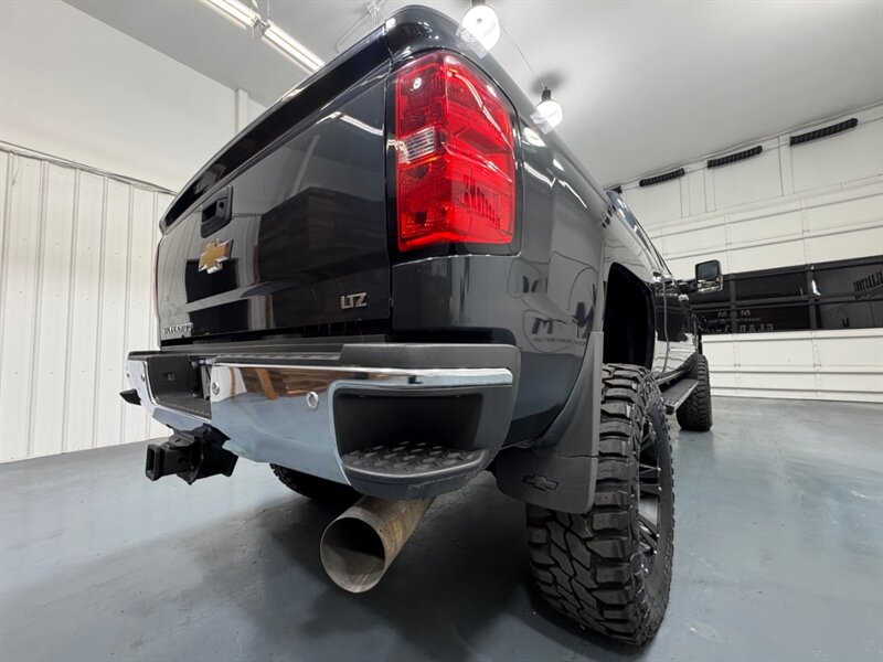 2019 Chevrolet Silverado 3500 3500HD LTZ 4X4 / Crew Cab / 6.6L DURAMAX DIESEL / LIFTED w. NEW 37 " TIRES / ZERO RUST - Photo 55 - Gladstone, OR 97027
