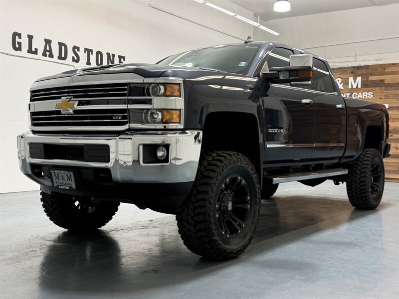 2019 Chevrolet Silverado 3500 3500HD LTZ 4X4 / Crew Cab / 6.6L DURAMAX DIESEL / LIFTED w. NEW 37 " TIRES / ZERO RUST - Photo 28 - Gladstone, OR 97027