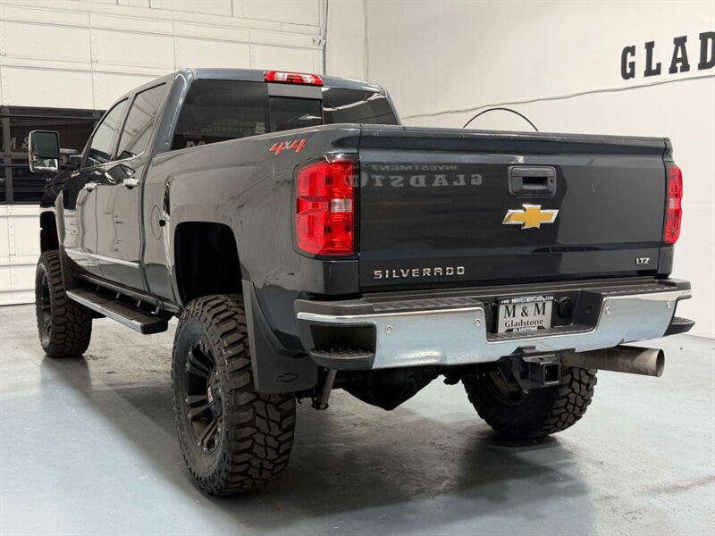 2019 Chevrolet Silverado 3500 3500HD LTZ 4X4 / Crew Cab / 6.6L DURAMAX DIESEL / LIFTED w. NEW 37 " TIRES / ZERO RUST - Photo 6 - Gladstone, OR 97027
