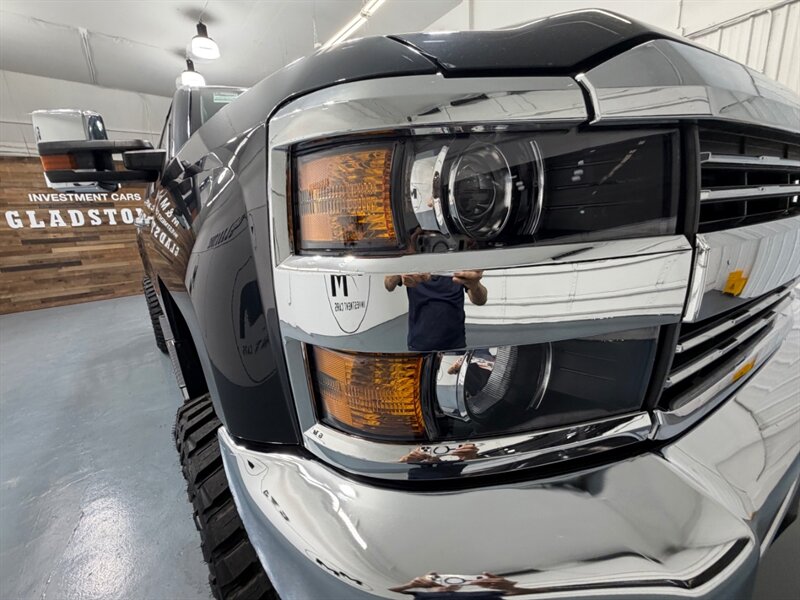 2019 Chevrolet Silverado 3500 3500HD LTZ 4X4 / Crew Cab / 6.6L DURAMAX DIESEL / LIFTED w. NEW 37 " TIRES / ZERO RUST - Photo 32 - Gladstone, OR 97027