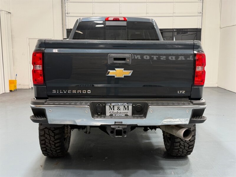 2019 Chevrolet Silverado 3500 3500HD LTZ 4X4 / Crew Cab / 6.6L DURAMAX DIESEL / LIFTED w. NEW 37 " TIRES / ZERO RUST - Photo 8 - Gladstone, OR 97027