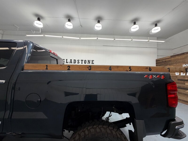 2019 Chevrolet Silverado 3500 3500HD LTZ 4X4 / Crew Cab / 6.6L DURAMAX DIESEL / LIFTED w. NEW 37 " TIRES / ZERO RUST - Photo 11 - Gladstone, OR 97027