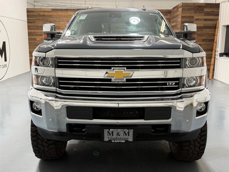 2019 Chevrolet Silverado 3500 3500HD LTZ 4X4 / Crew Cab / 6.6L DURAMAX DIESEL / LIFTED w. NEW 37 " TIRES / ZERO RUST - Photo 7 - Gladstone, OR 97027