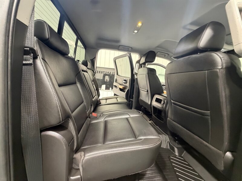 2019 Chevrolet Silverado 3500 3500HD LTZ 4X4 / Crew Cab / 6.6L DURAMAX DIESEL / LIFTED w. NEW 37 " TIRES / ZERO RUST - Photo 14 - Gladstone, OR 97027