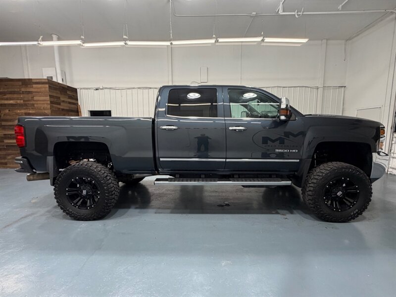 2019 Chevrolet Silverado 3500 3500HD LTZ 4X4 / Crew Cab / 6.6L DURAMAX DIESEL / LIFTED w. NEW 37 " TIRES / ZERO RUST - Photo 4 - Gladstone, OR 97027