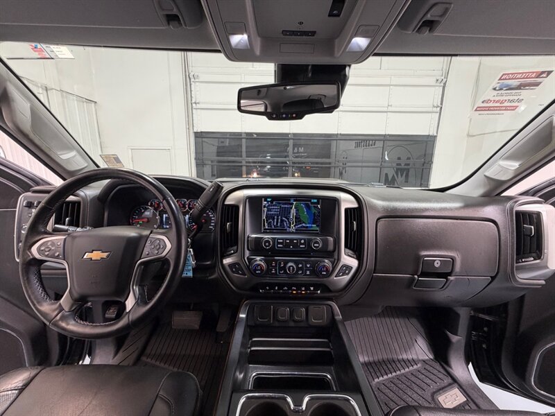 2019 Chevrolet Silverado 3500 3500HD LTZ 4X4 / Crew Cab / 6.6L DURAMAX DIESEL / LIFTED w. NEW 37 " TIRES / ZERO RUST - Photo 16 - Gladstone, OR 97027